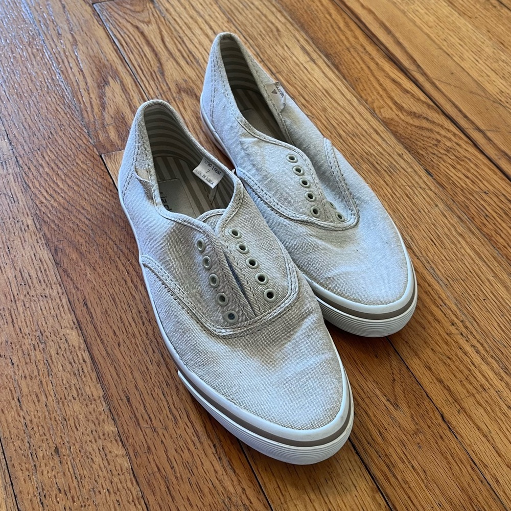 Liz Claiborne linen slip on sneakers